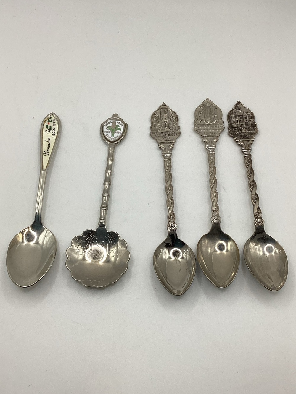 Vintage Collectible Silver-Tone Souvenir Spoon Set - 5pc Iowa Theme